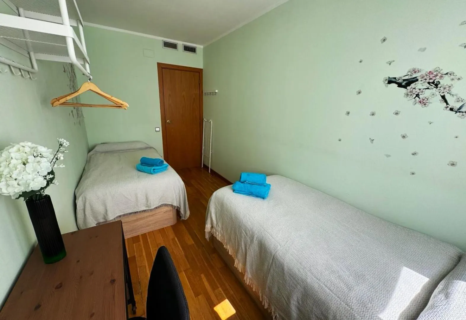 Rooms Nuevo Aribau Barcelona Bed & Breakfast