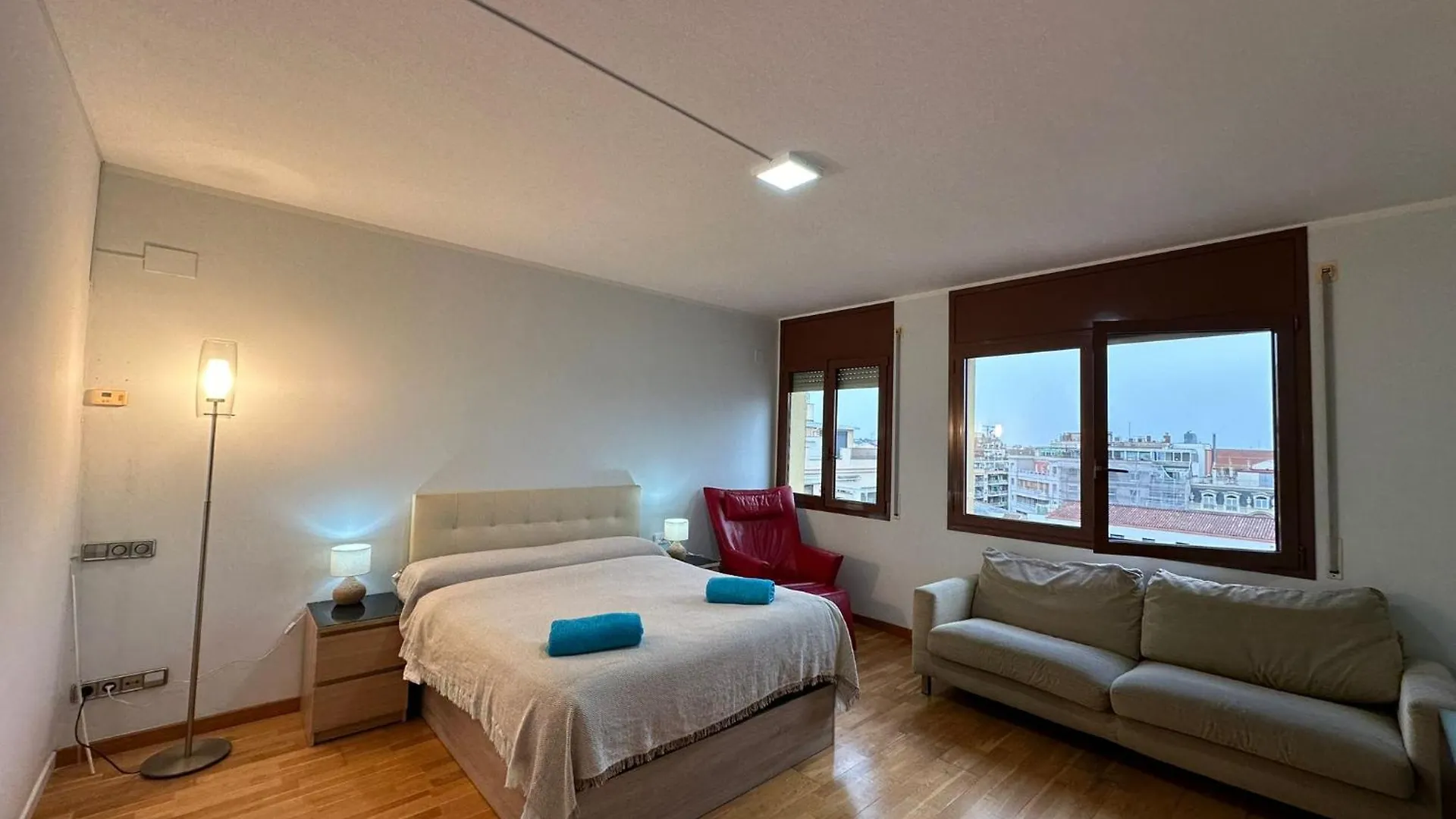 Rooms Nuevo Aribau Barcelona Bed & Breakfast
